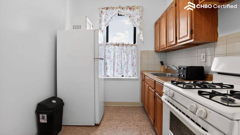 Fully Equipped Kitchen with Ample Storage Space