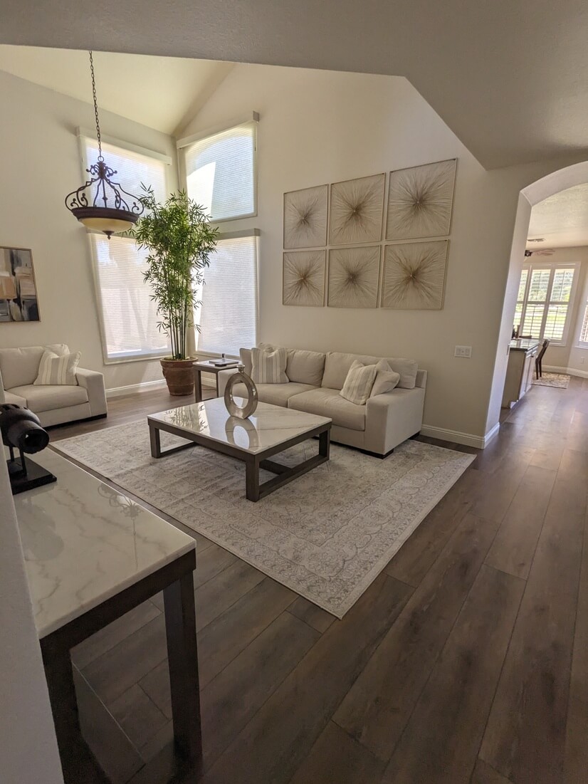 Spacious & relaxing Living Room