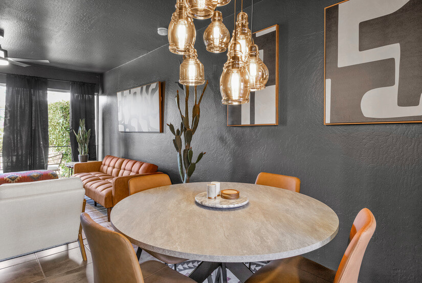 Stylish Townhome in Old Town Pool Access