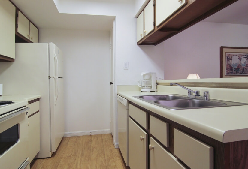 Clear Lake Furnished 1/1 Condo on Water