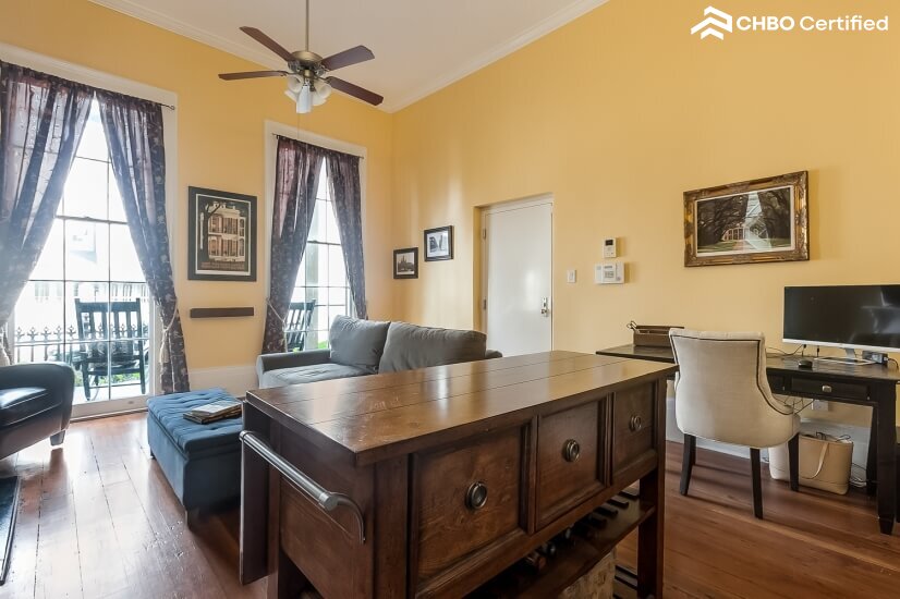 Furnished Lower Garden District Condo