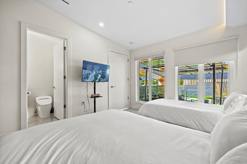 MA2 Seasonal Luxury Smart House Rental