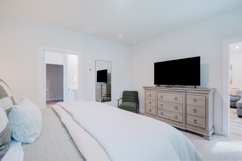 1st floor master bedroom entertainment