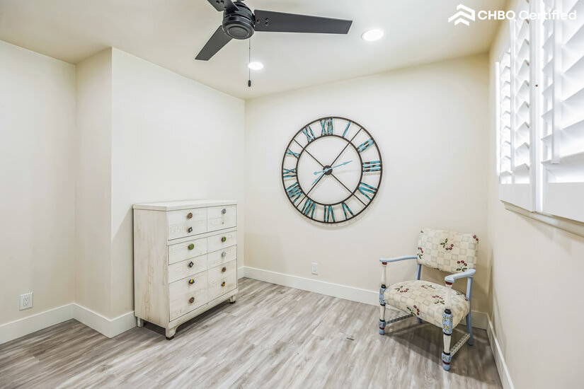 Guest bedroom with full size bed