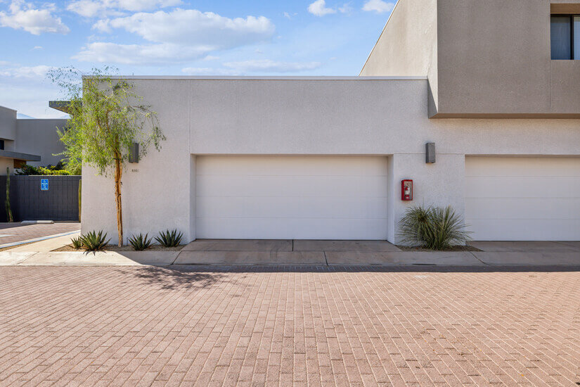 Stylish Gated TH Private Heated Pool