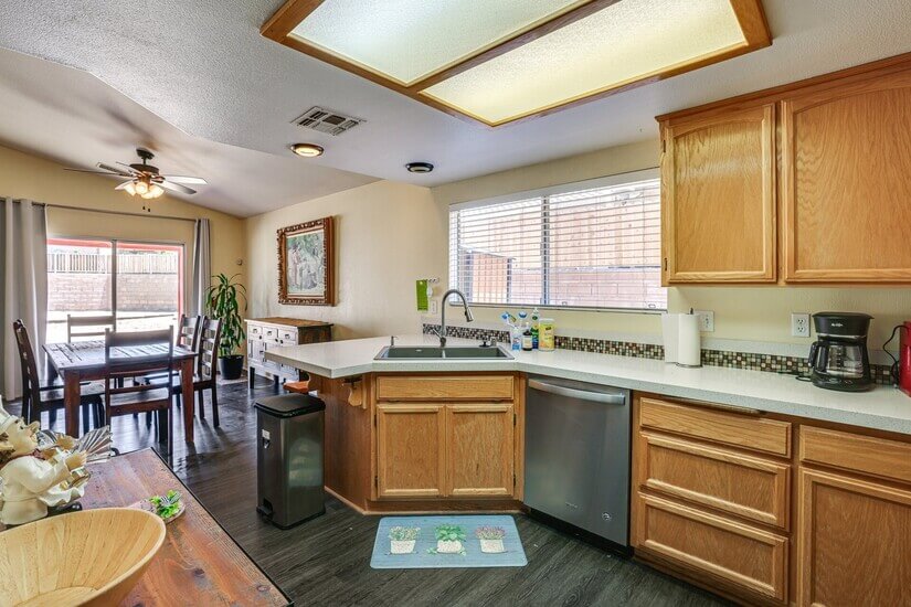 Spacious 3BR 2BA Peaceful Desert Living 