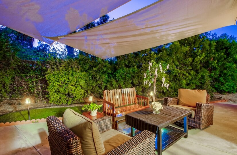 Enjoy your favorite sports and a glass of win