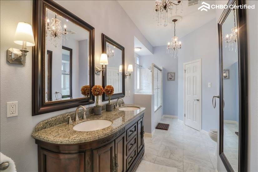 Bathroom with jetted tub in 2nd master suite.