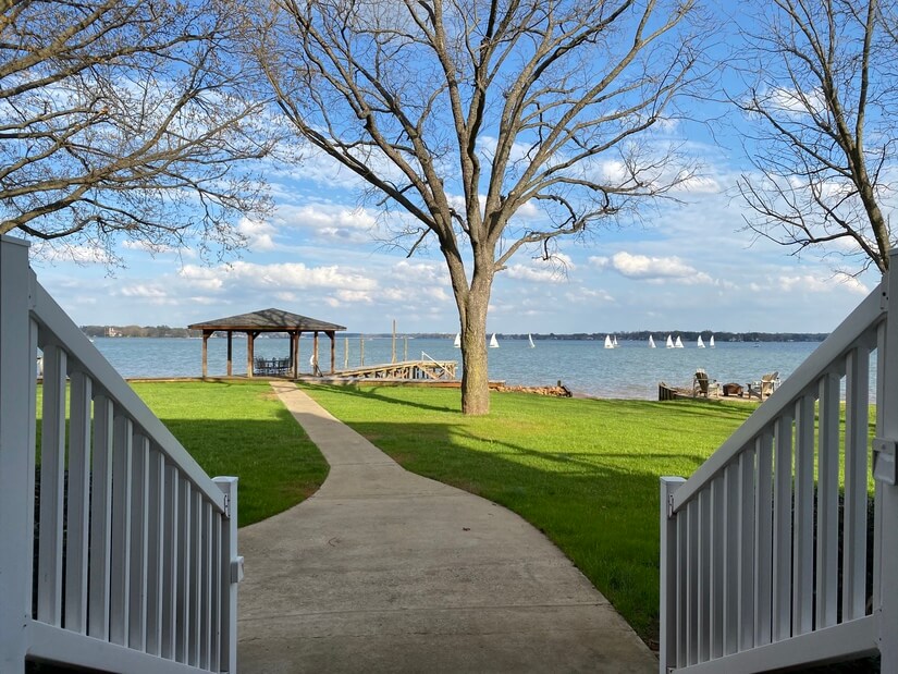 Only a few steps off the porch to enjoy the lake!