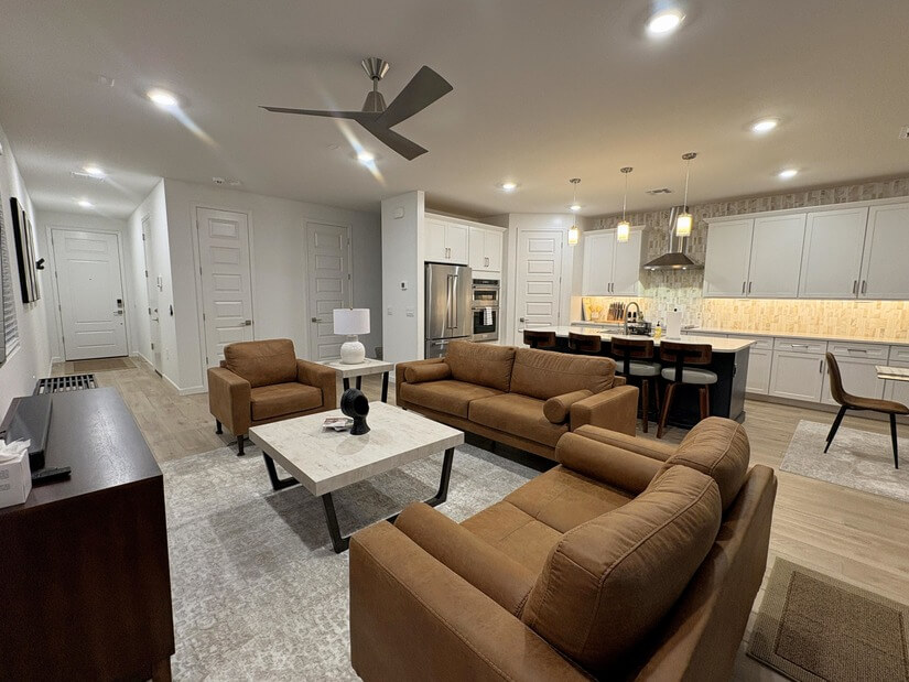 Gated Exec TH 3BR Trav Nurse Friendly