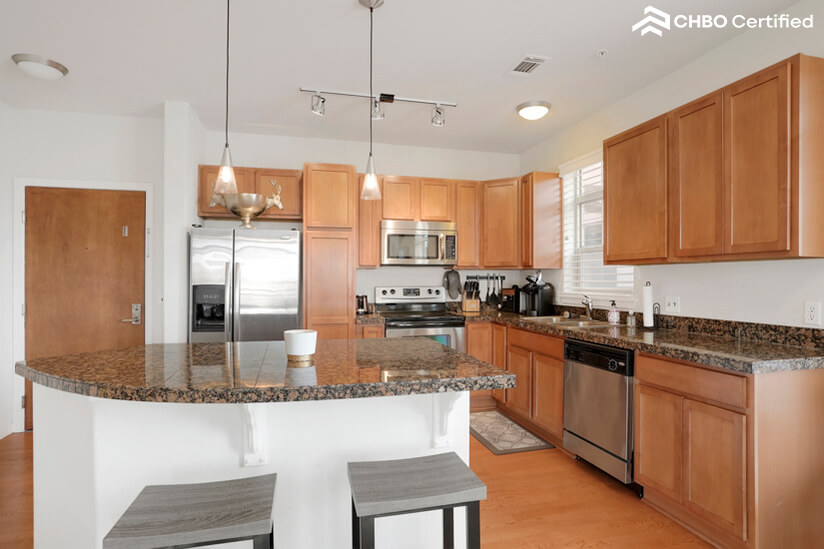 Spacious island to enjoy or prep a meal.