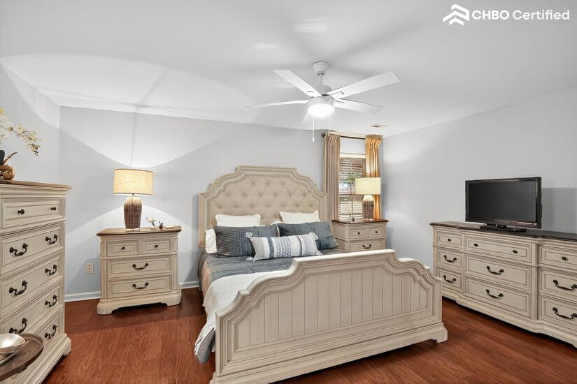 Master Bedroom -  King Bed