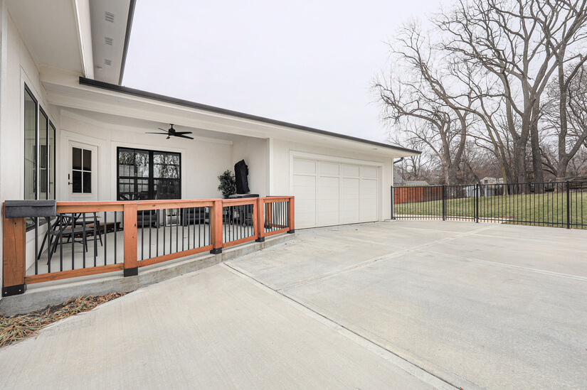 Furnished 2yr old Home in Prime Location