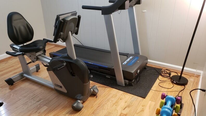 In-house gym! Treadmill, bike, weights