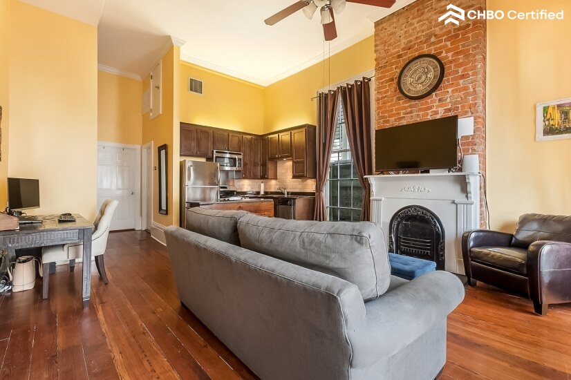 Furnished Lower Garden District Condo