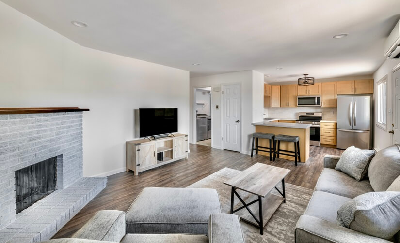 Bright and Modern 2BR Apartment