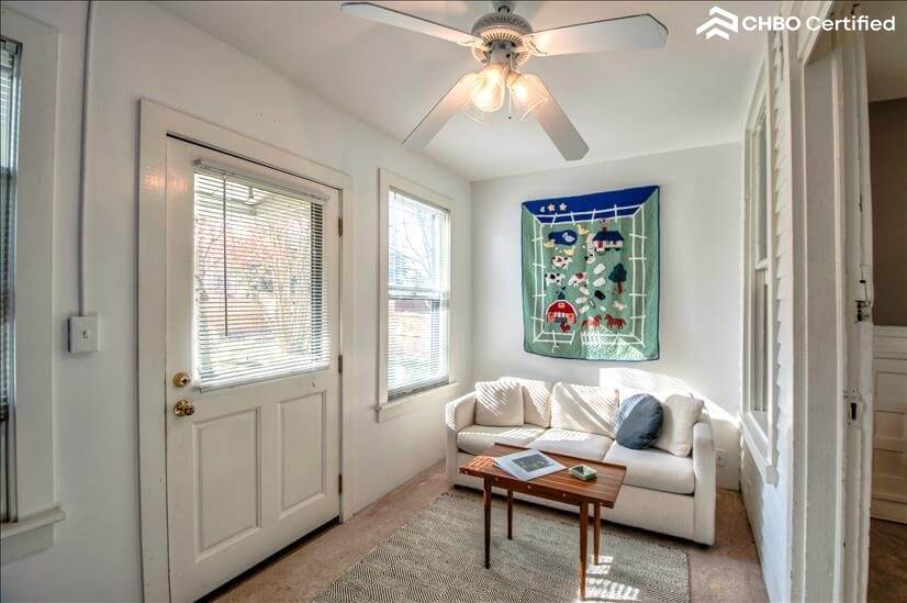 Beautifully appointed Entry way