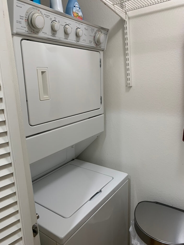 Washer/Dryer in Laundry/Pantry room