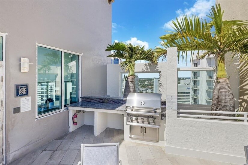 Renovated Las Olas Condo Full Service