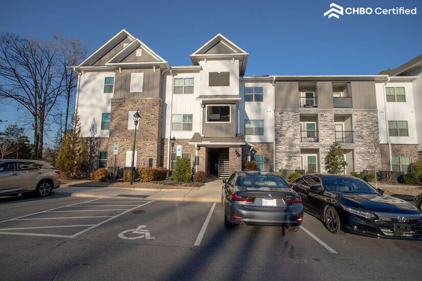 Furnished Apt with pool in Charlotte NC