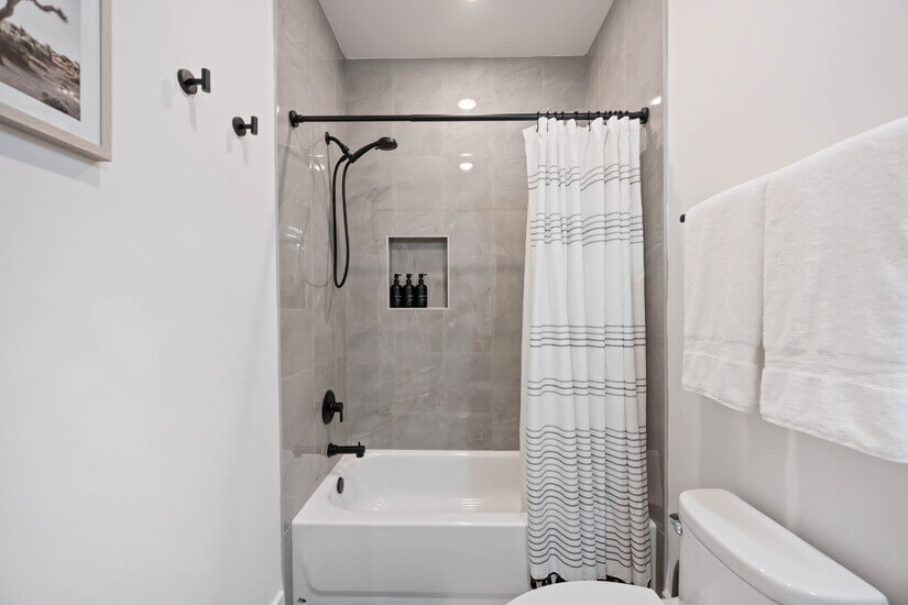Modern 3BR 2BA Near NRG And Med Center 