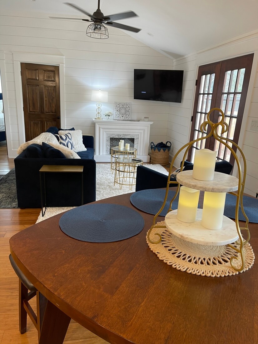 Elegant new Cottage in Downtown Acworth