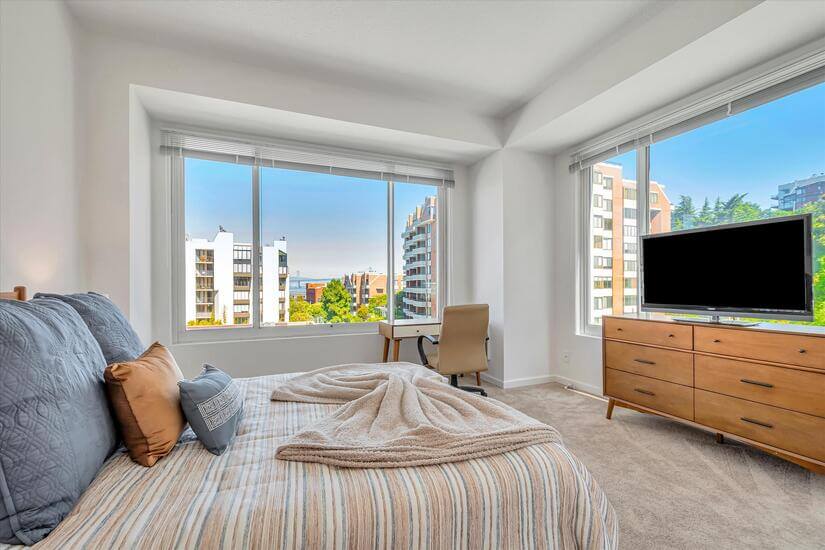 2 Bedroom 2 Bath Condo in Parc Telegraph