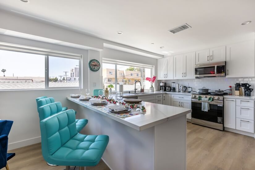 New Modern 4BR4BA Furnished Home in LA