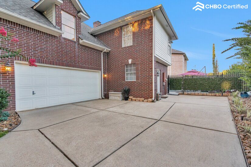 Executive Rental Home with Pool 