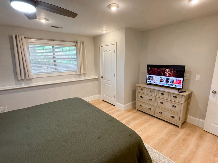 Modern King Size Apt, Central Location