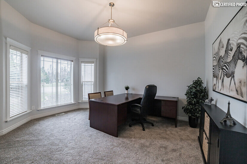 Private office -Front office, large desk space