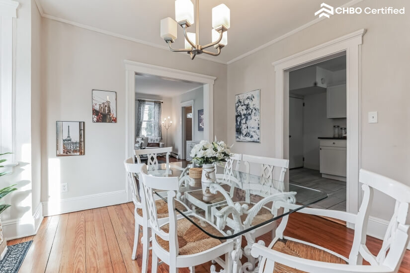 Beautiful dining room - Government housing in Greenwich CT