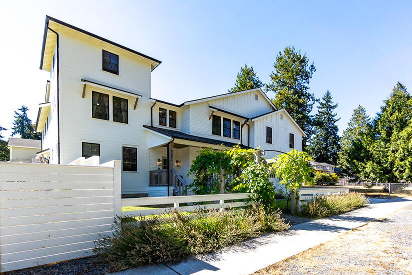 Shoreline Property 5br