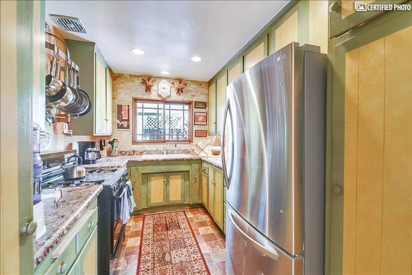 Kitchen w/window to terrace