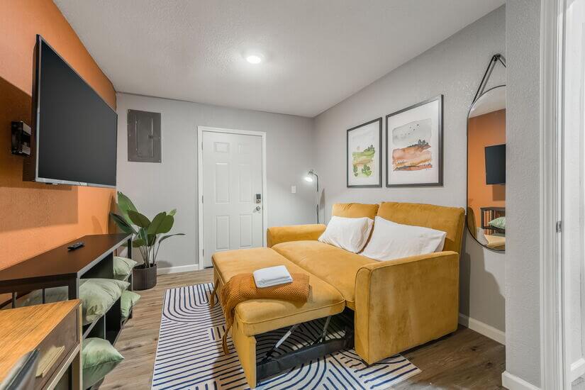 Second bedroom, Queen sized pullout