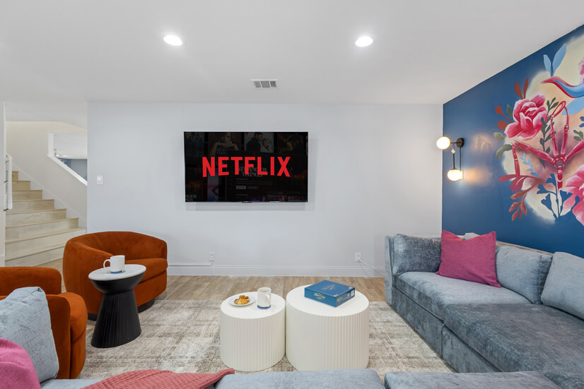 Luxury 4BR w/ Pool, Spa & Yard