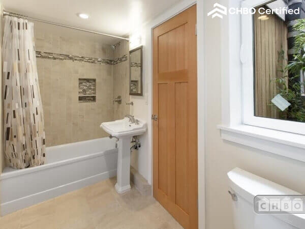 Single Family Home in North Beach