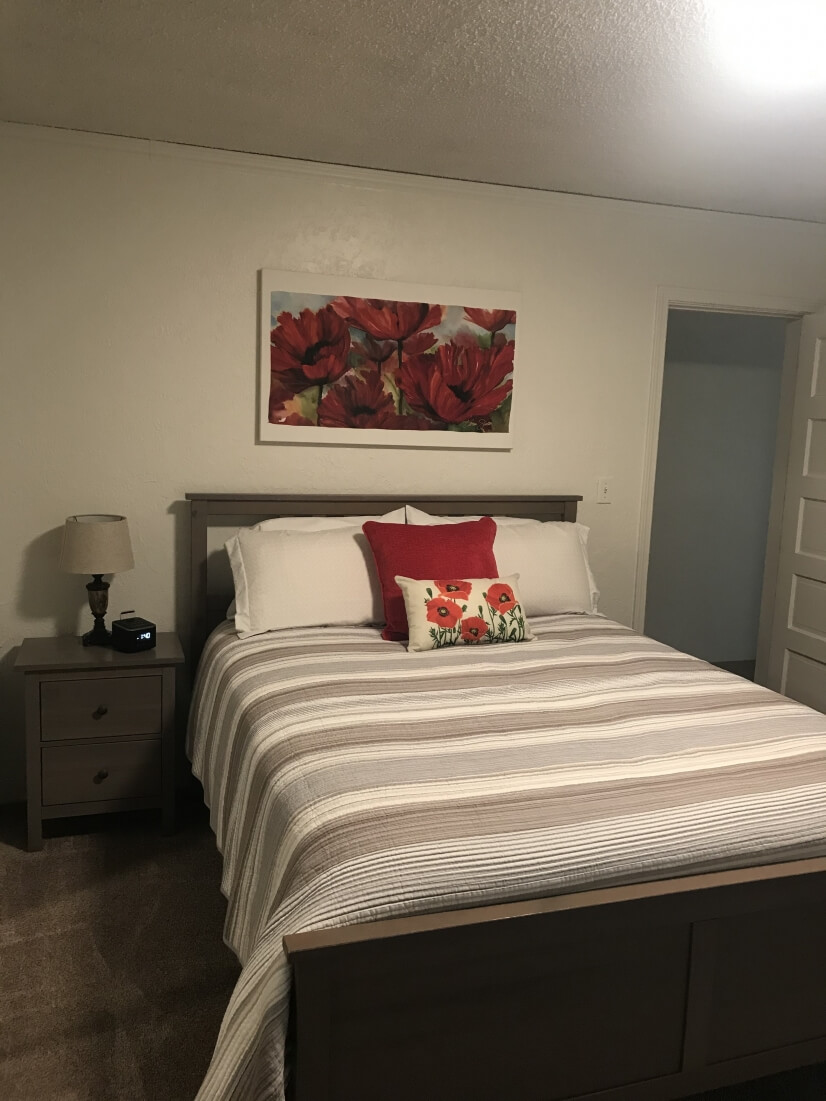 Master Bedroom - Queen Bed