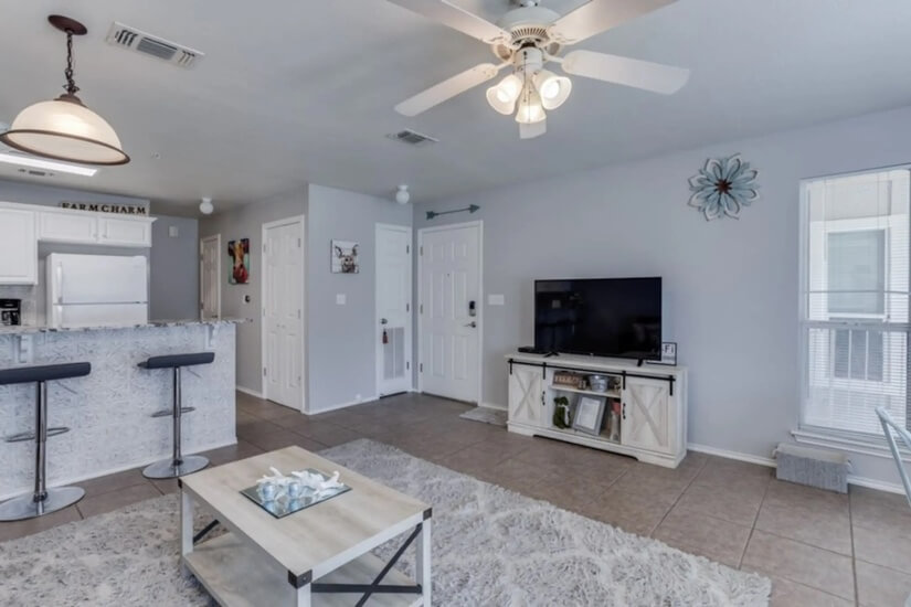 Fully Furnished 2bdr/2bth! Pools/HotTubs