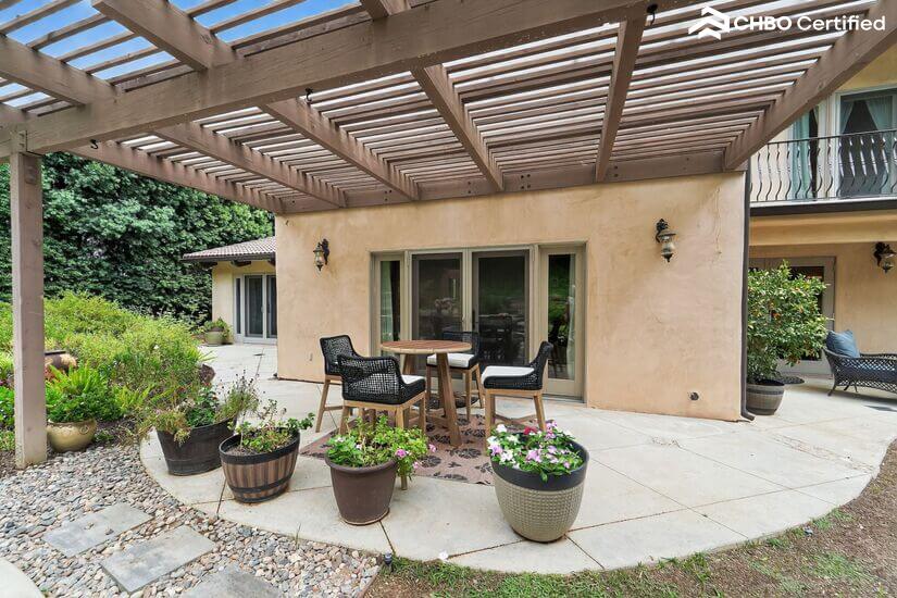 Backyard Patio pic 3