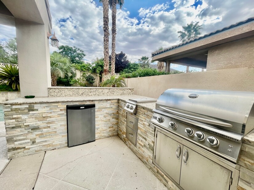 Outdoor kitchen