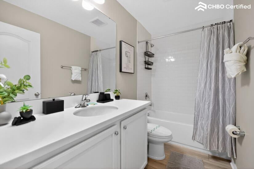 AMAZING 4BD 3 and Half Bath Townhouse