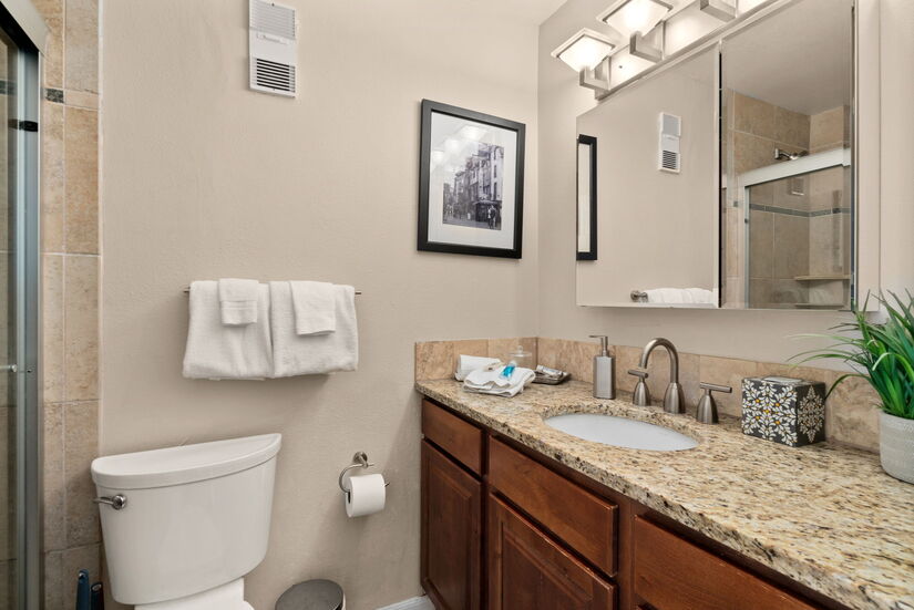 Stunning 2 Bedroom with Mountain Views