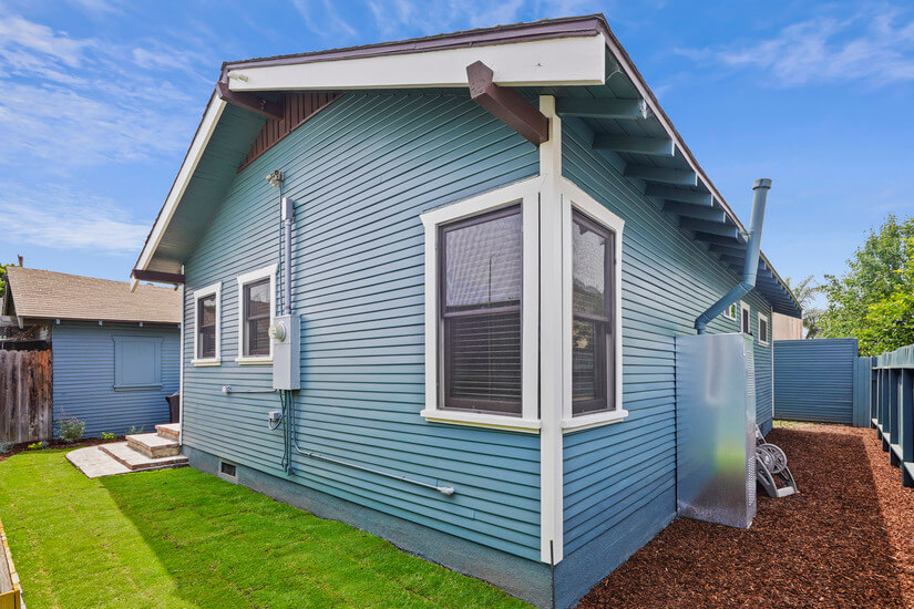 Long Beach Furnished Historic Cottage