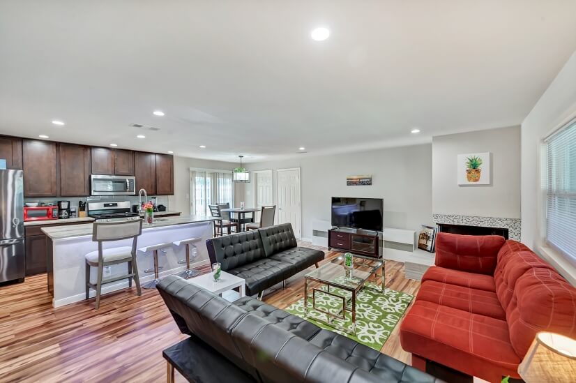 Gorgeous Brickhome 4/2 Updated! Modern!