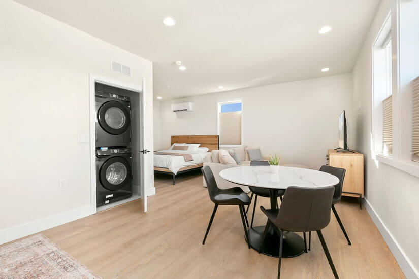 4 Bedroom 4 Bath House Office in Sonders