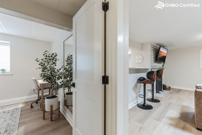 Minnetonka Furnished Garden Apartment