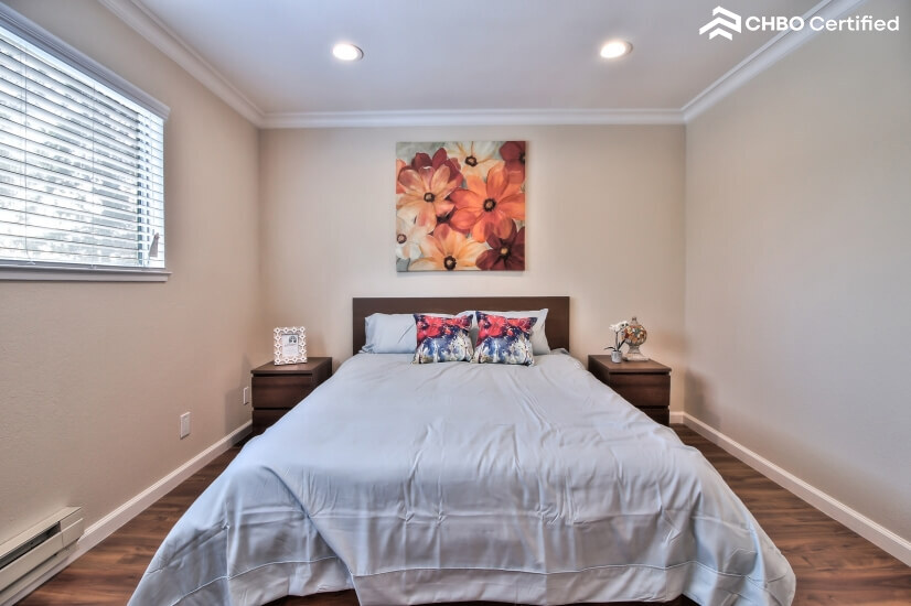 Luxury Executive Condo - New Renovation