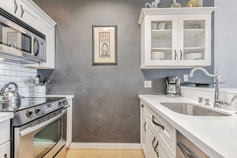 Furnished Jr 1BR Condo Bay Bridge Views 