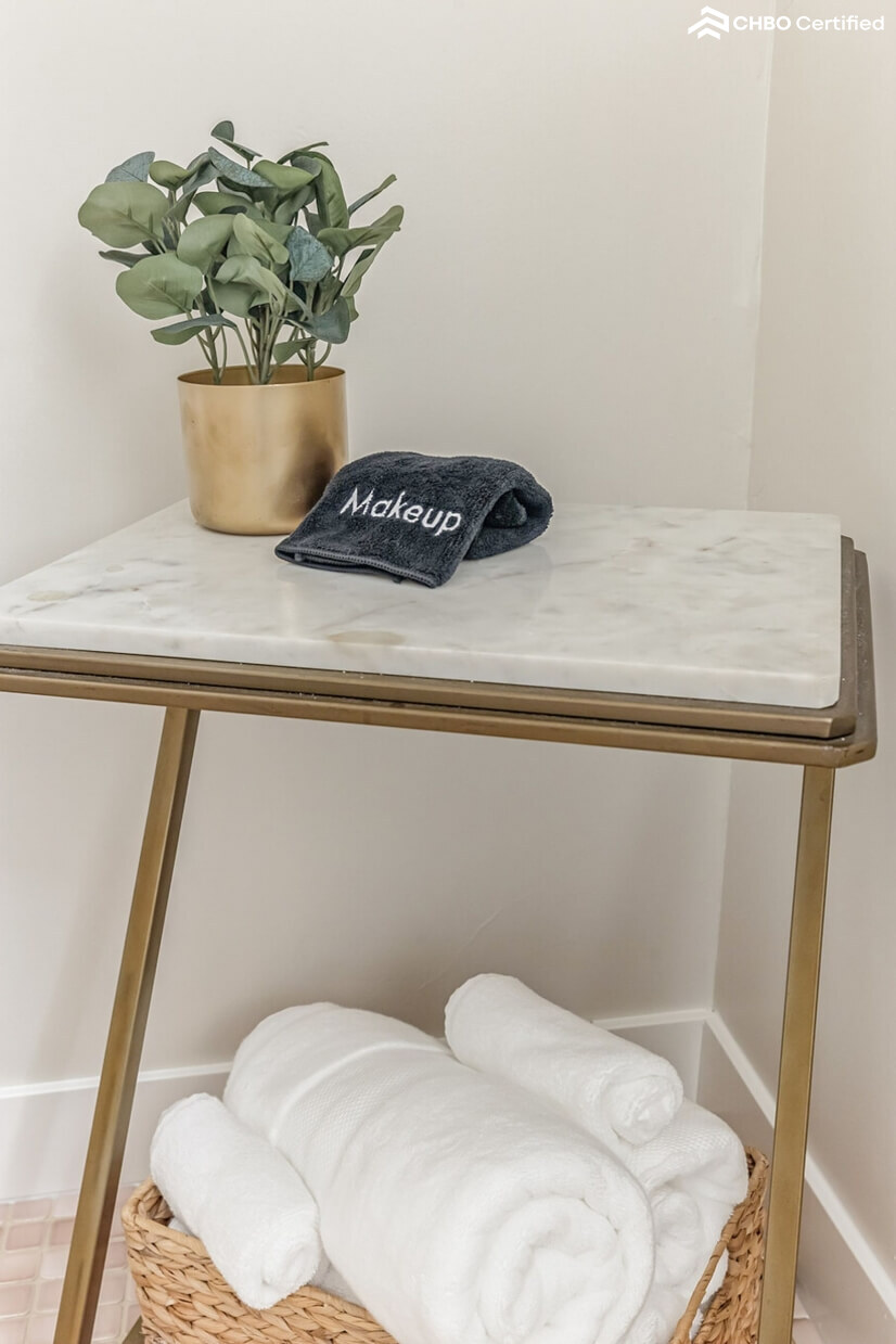 Minnetonka Furnished Garden Apartment